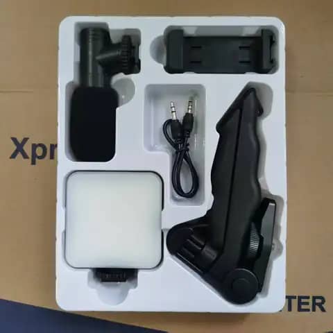 Kit de Vlogging AY-49 – Microphone, Lumière LED & Trépied pour Smartphone