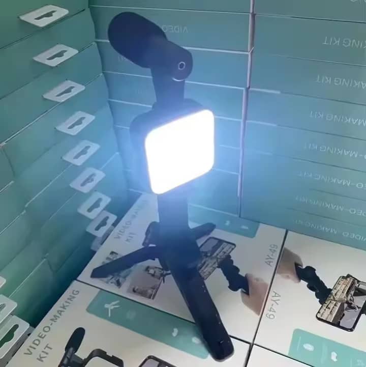 Kit de Vlogging AY-49 – Microphone, Lumière LED & Trépied pour Smartphone